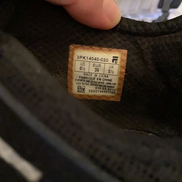 Fila women’s toe shoes size 6 1/2 - Picture 3 of 3